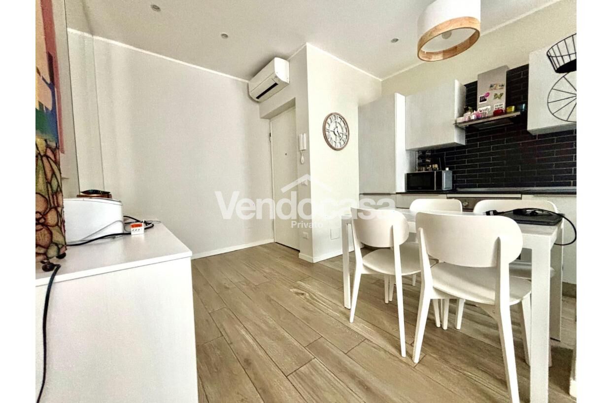 BILOCALE RISTRUTTURATO, 40 mq, 2 locali, zona Navigli, prezzo esclusivo!
